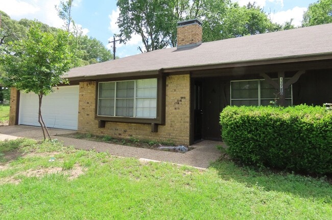 Building Photo - Whitehouse ISD - 3 Bedroom, 2 Bath Duplex, Lawn Care Provided!