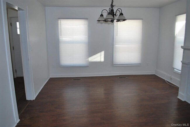 Building Photo - 22 Dekay Rd