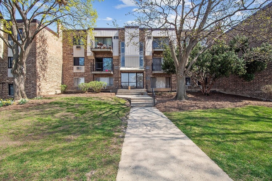 Building Photo - 1489 N Winslowe Dr