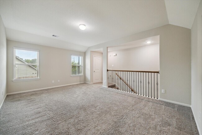 Building Photo - 1539 Giles Dr