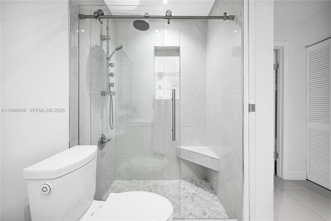 Building Photo - 240 W 68th St