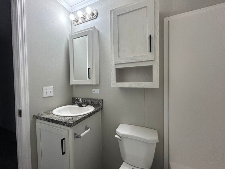 Building Photo - 11424 Oakgrove Dr