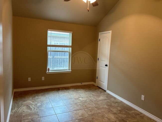 Building Photo - 406 Sladecek Dr