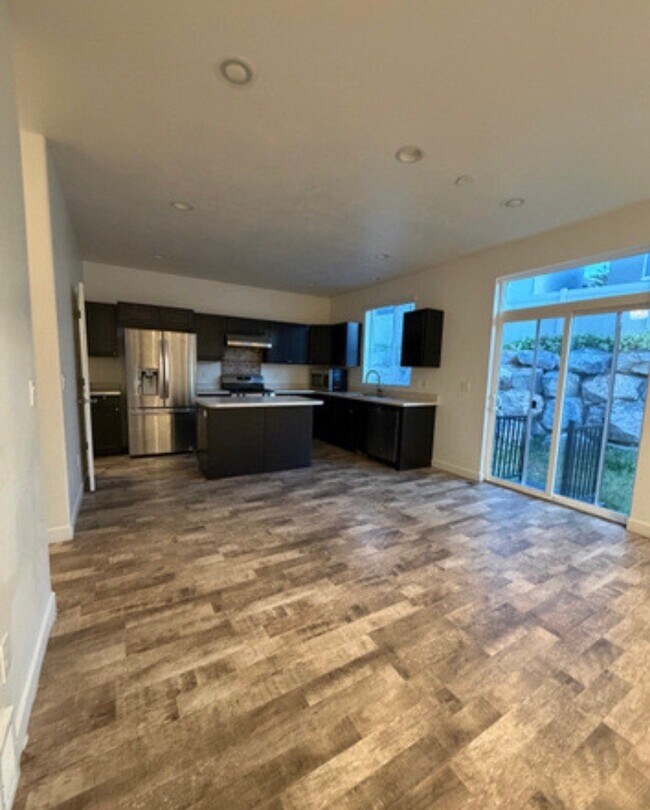 Building Photo - 2966 S Willow Creek Dr