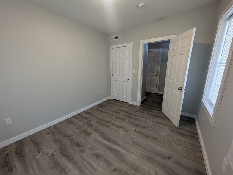 Building Photo - 212 Wareham St