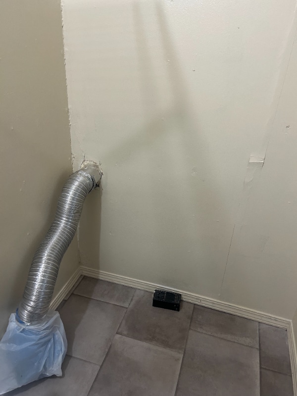 Building Photo - 626 SW Medford Ave