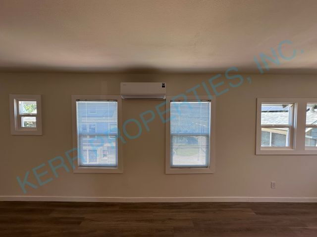 Building Photo - Charming 2-Bed, 2-Bath Duplex Retreat in V...