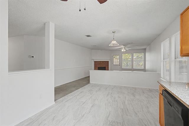 Building Photo - 1421 Knottingham Dr