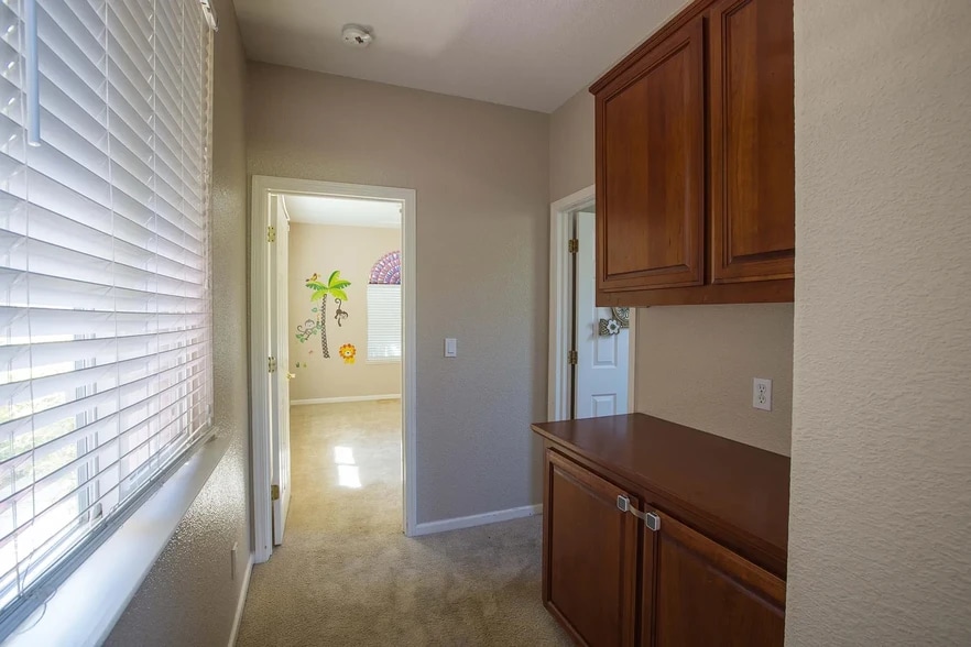Building Photo - 2674 Torrey Pines Dr
