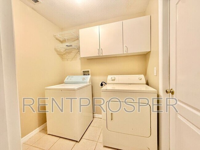 Building Photo - 7112 Hiawassee Overlook Dr