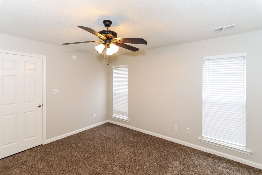 Building Photo - 10333 Cottage Oaks Dr