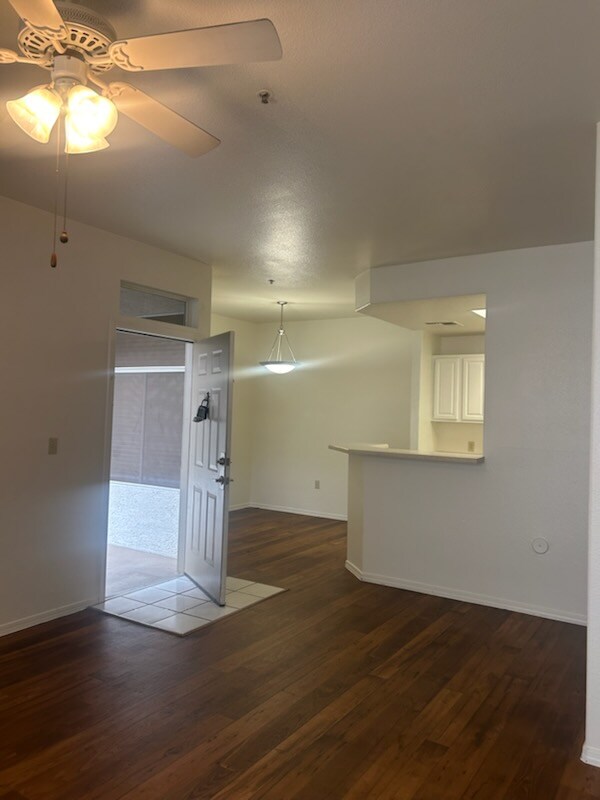 Building Photo - 11375 E Sahuaro Dr