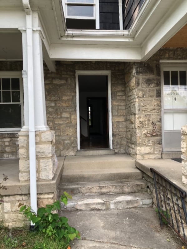 Building Photo - 1836 W 5th Ave