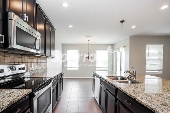 Building Photo - 18840 Deer Tracks Loop