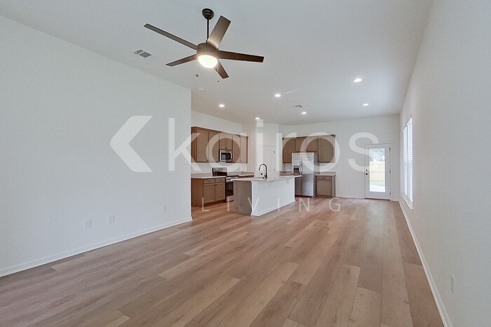 Building Photo - 206 Carencro St