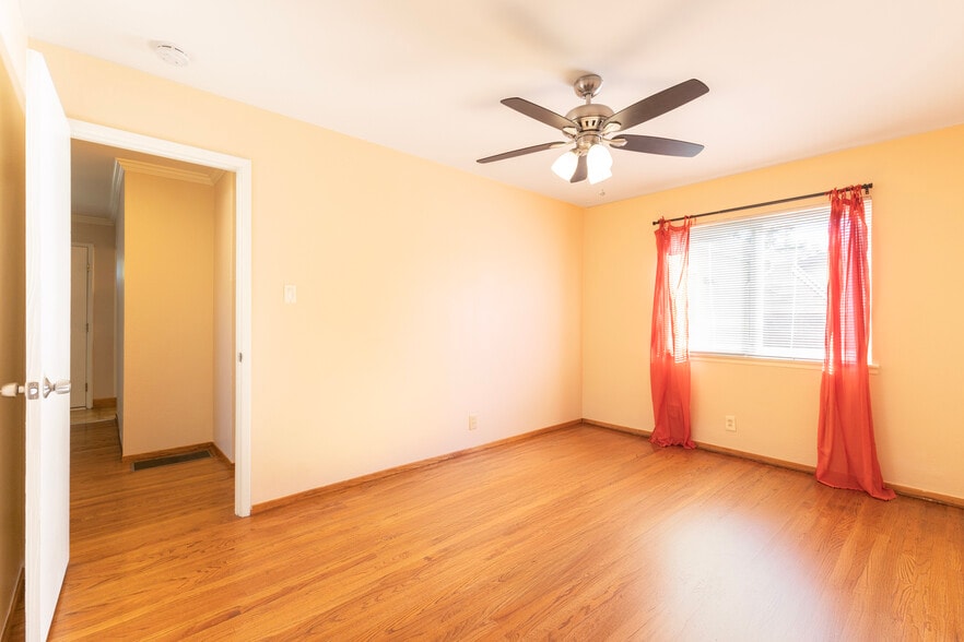 Building Photo - 6900 McQuillan Cir