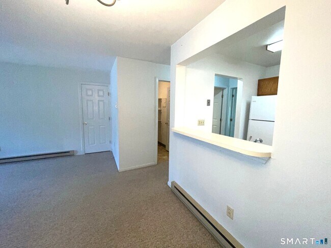 Building Photo - 307 Willow Springs