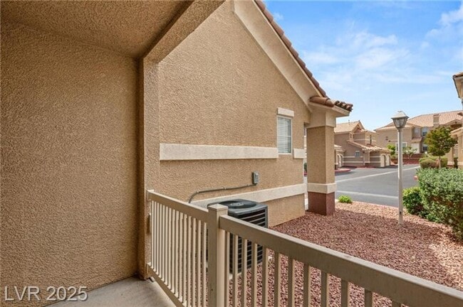 Building Photo - 5855 Valley Dr