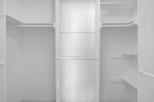 Building Photo - 1422 Rock Glen Ave