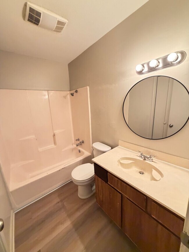 Building Photo - 106 Cantal Dr