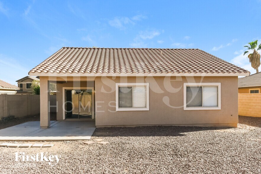 Building Photo - 2850 E Silverbell Rd