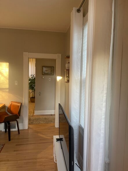 Building Photo - 1737-1/2 S 10th St