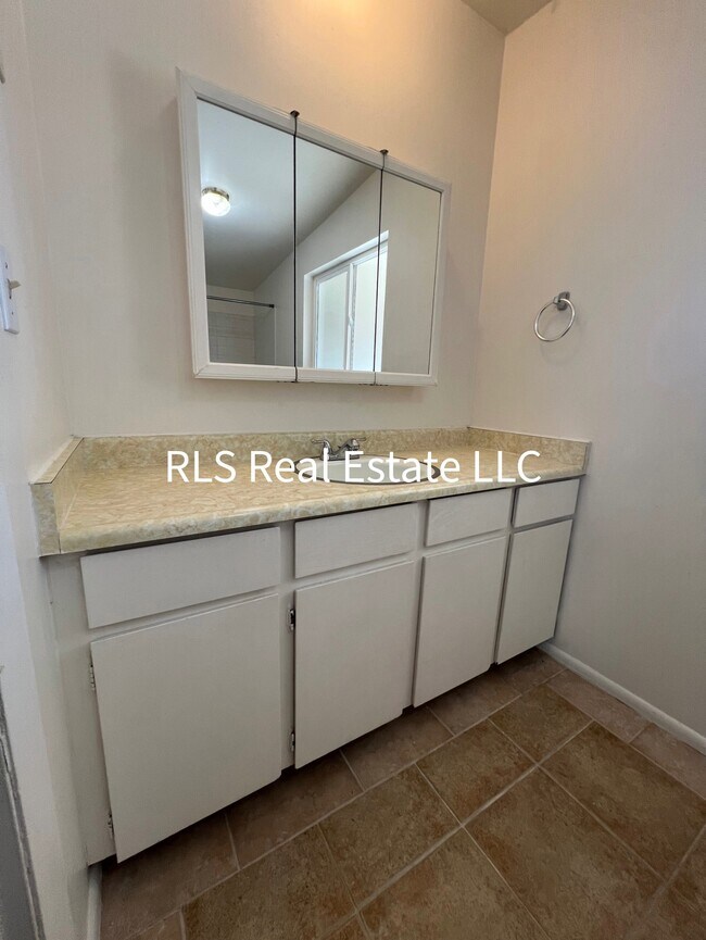 Building Photo - 8705 S Altair Drive