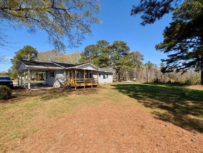 Building Photo - For Rent: Charming Country Home in Middlesex – $1,550/month