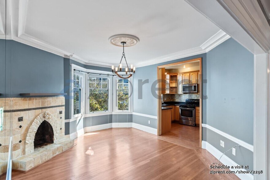 Building Photo - 1701 Grove St