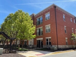 Building Photo - 343 E 25th Pl