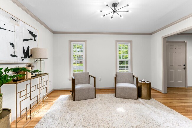 Building Photo - $3,000 / 4 br / 3 ba / 2,012 sqft