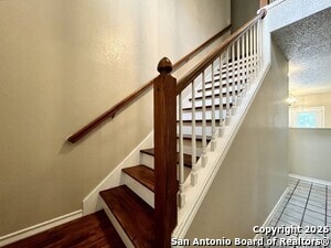 Building Photo - 906 Cap Stone