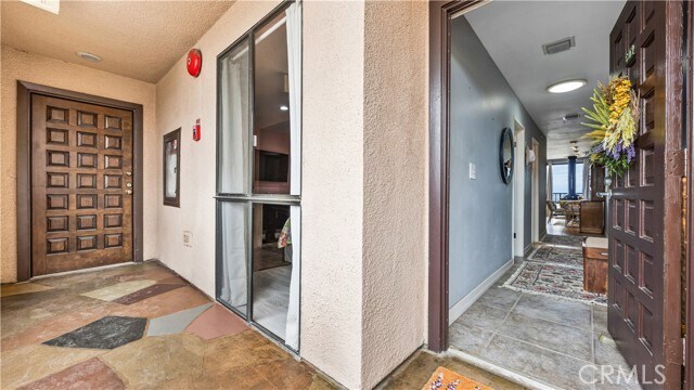 Building Photo - 721 Esplanade