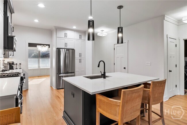 Building Photo - 1060 Cobblestone Ln