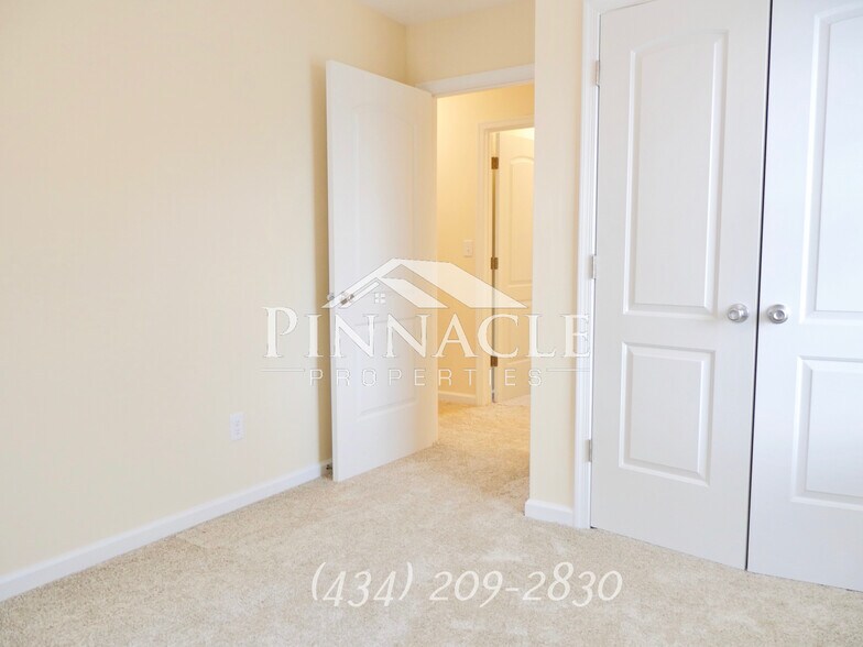 Building Photo - 735 Old Graves Mill Rd