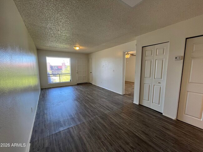Building Photo - 3034 E Cicero St