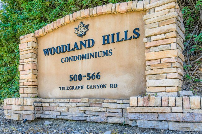 Building Photo - Renovated 3-Bed Condo with In-Unit Laundry, Garage & Pool