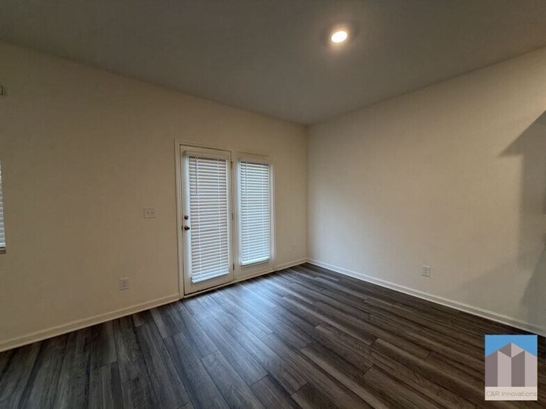 Building Photo - 3530 Condor Ct SW