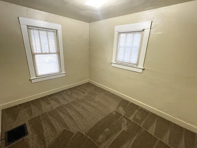 Building Photo - 4 Bedroom Home with covered front porch