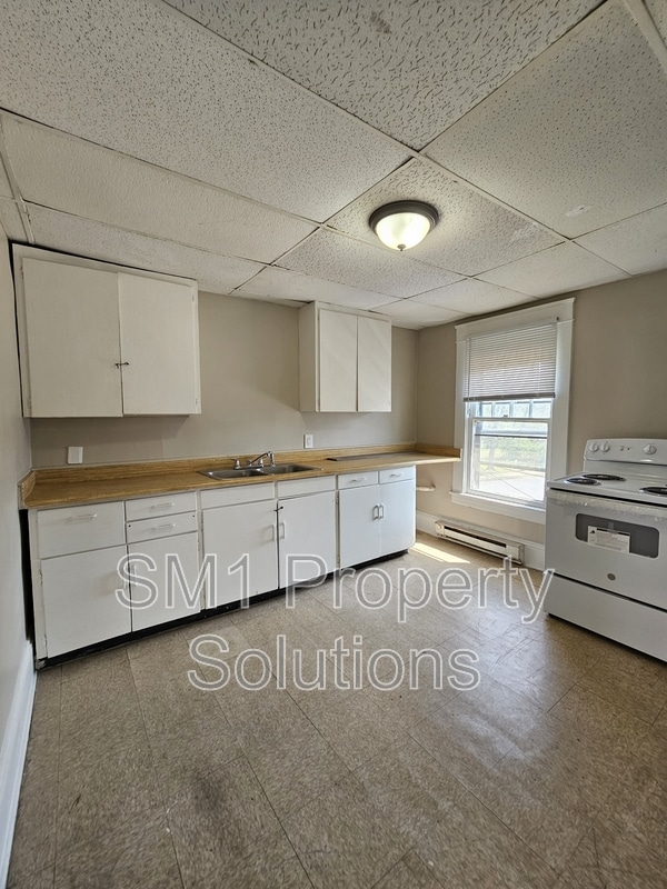 Building Photo - 702 Silver Ave