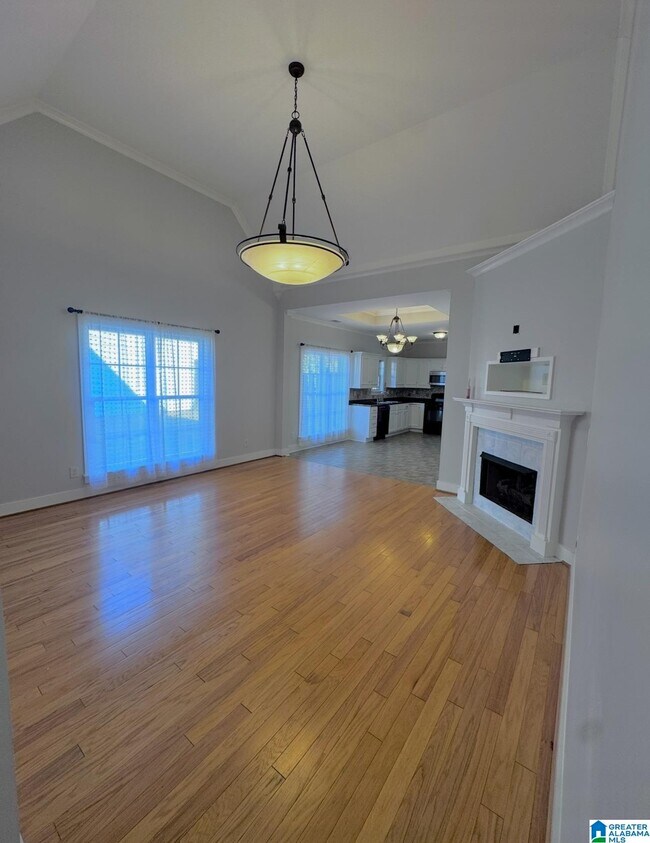 Building Photo - 102 Kingston Ct
