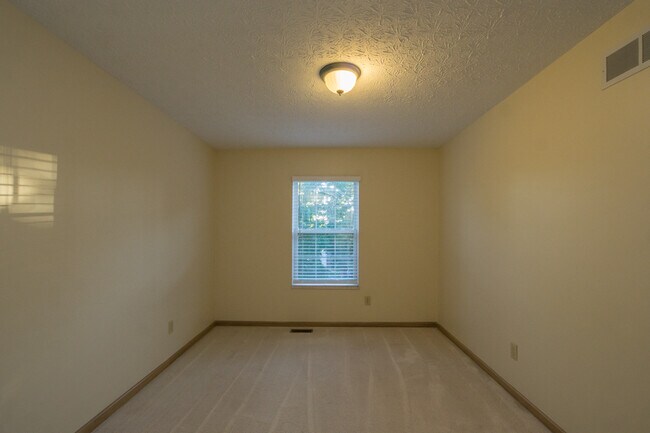 Building Photo - 6657 Delburn Ct