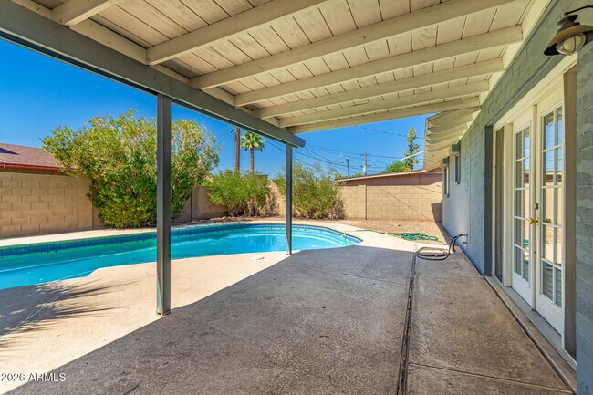 Building Photo - 1887 E Palmcroft Dr