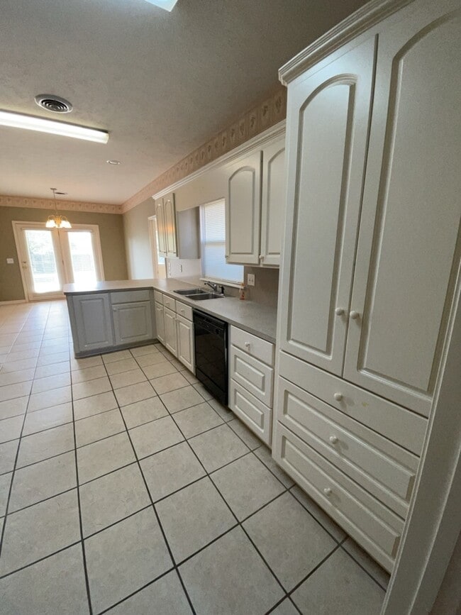 Building Photo - 107 Oakleigh Dr