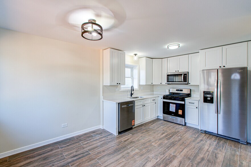 Building Photo - 217 S 13th Ave