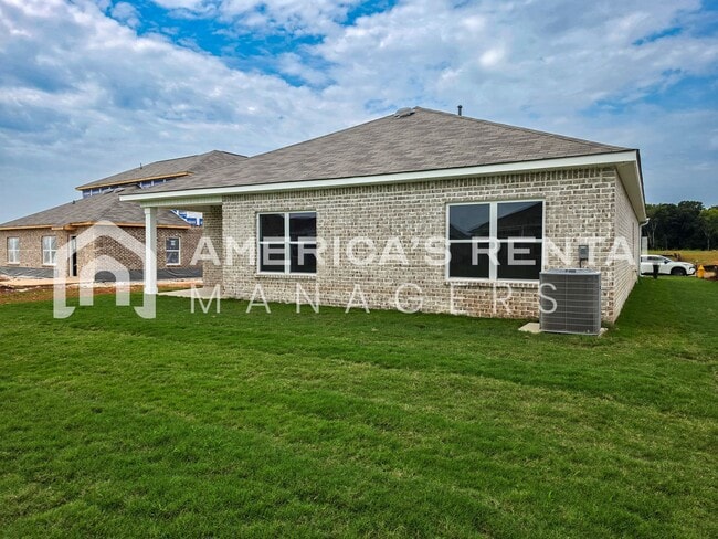 Building Photo - 107 Samuel Nash Dr