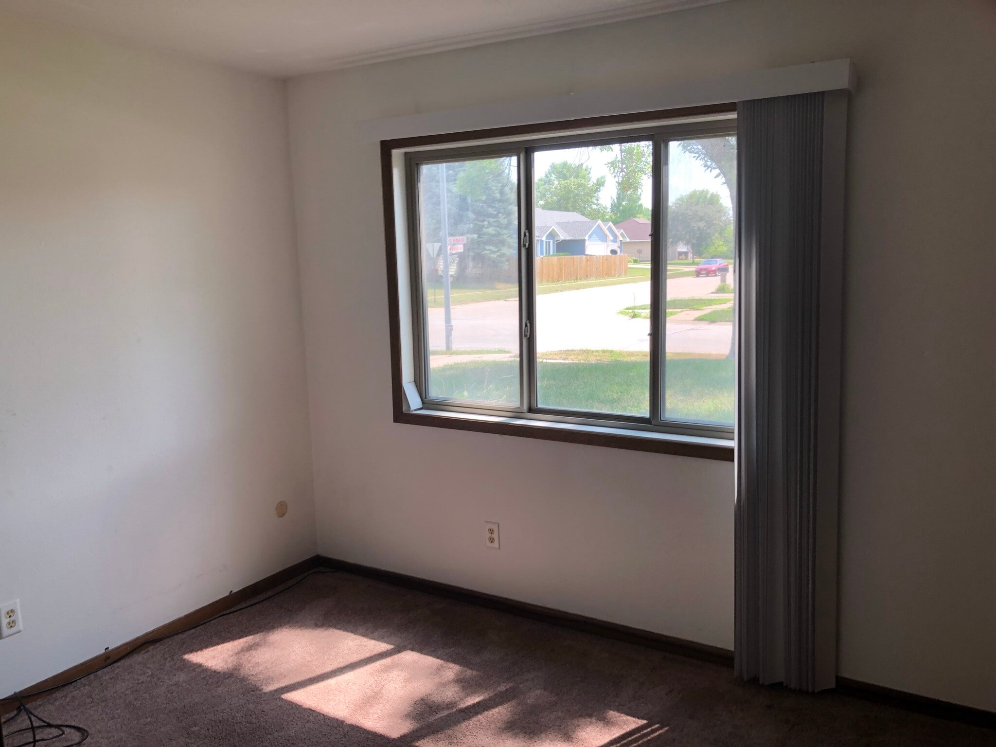 Building Photo - 225 S Ridge Dr