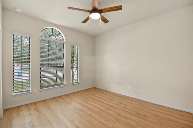 Building Photo - 16918 Lake Arlington Ln