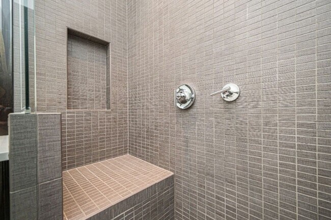 Building Photo - Luxury Penthouse Condo Located in Downtown Pittsburgh (Reduced Security Deposit on Move in)