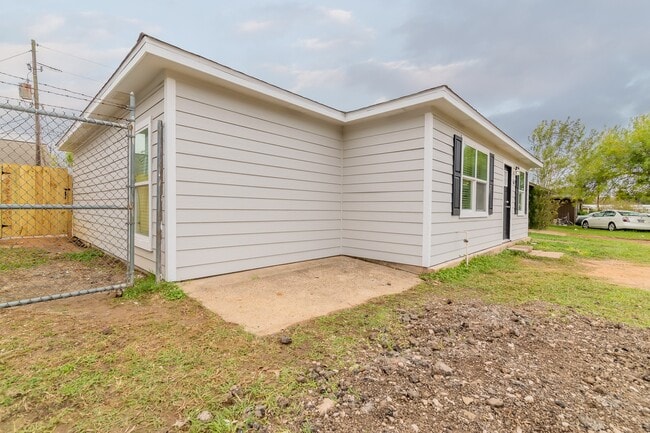 Building Photo - 101 Will St